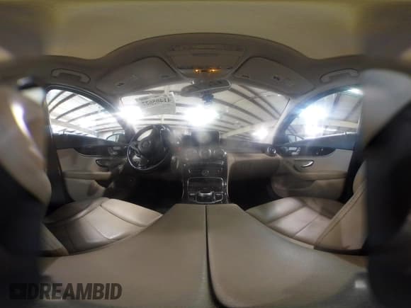 ✅ 2018 Mercedes-Benz C 300 • VIN: WDDWF4KB5JR418913 • Lot: 41405627. Wystawiony na IAAI z przebiegiem 117 779 mil. Bezpłatny archiwum sprzedaży aukcyjnych z USA i szczegółowy raport historii pojazdu na DreamBid. Zdjęcie 18.