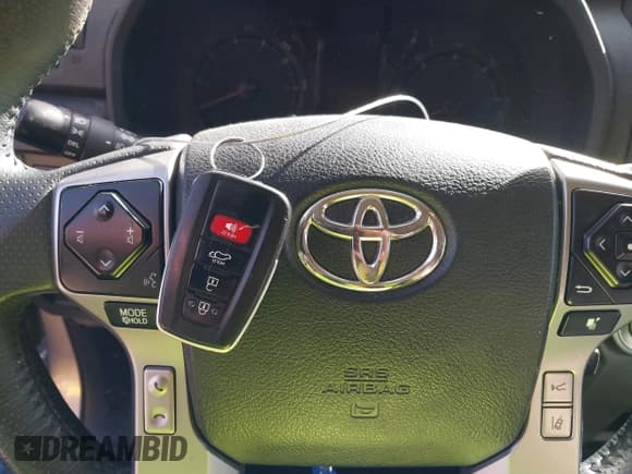 ✅ 2022 Toyota 4Runner SR5 • VIN: JTEMU5JR8N6054775 • Lot: 41758422. Listed on IAAI with 60,912 mi. Free auction sales archive from the USA and detailed vehicle history report at DreamBid. Image 11.