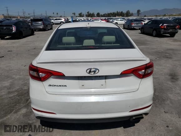 ✅ 2015 Hyundai Sonata SE • VIN: 5NPE24AF3FH257322 • Lot: 51077975. Wystawiony na Copart z przebiegiem 86 427 mil. Bezpłatny archiwum sprzedaży aukcyjnych z USA i szczegółowy raport historii pojazdu na DreamBid. Zdjęcie 6.
