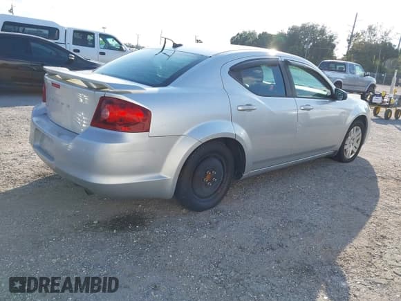 ✅ 2011 Dodge Avenger Express • VIN: 1B3BD4FB0BN579169 • Лот: 41497358. Опубликован ранее на IAAI с пробегом 181 062 миль. Бесплатный доступ к архиву аукционных продаж из США и подробный отчёт об истории автомобиля на DreamBid. Изображение 4.