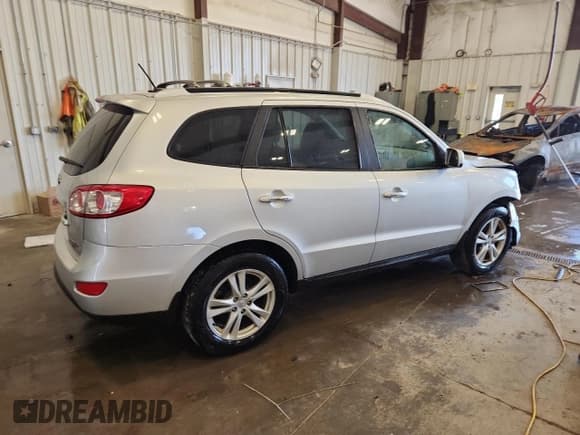 ✅ 2011 Hyundai Santa Fe Limited • VIN: 5XYZKDAG2BG041067 • Lot: 82503735. Listed on Copart with 139,704 mi. Free auction sales archive from the USA and detailed vehicle history report at DreamBid. Image 3.