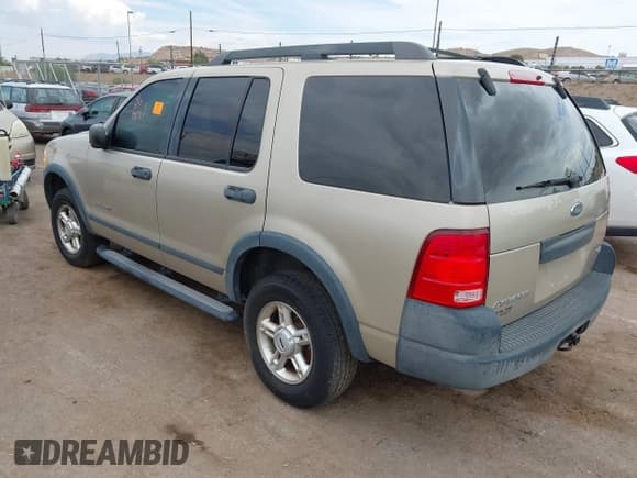 ✅ 2005 Ford Explorer XLS • VIN: 1FMZU72K15ZA54487 • Лот: 42998140. Опубликован ранее на IAAI с пробегом Не указан. Бесплатный доступ к архиву аукционных продаж из США и подробный отчёт об истории автомобиля на DreamBid. Изображение 3.
