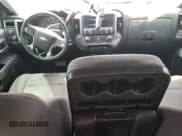 ✅ 2017 Chevrolet Silverado 1500 LT • VIN: 1GCVKREC8HZ212336 • Лот: 68486034. Опубликован ранее на Copart с пробегом 105 719 миль. Бесплатный доступ к архиву аукционных продаж из США и подробный отчёт об истории автомобиля на DreamBid. Изображение 8.