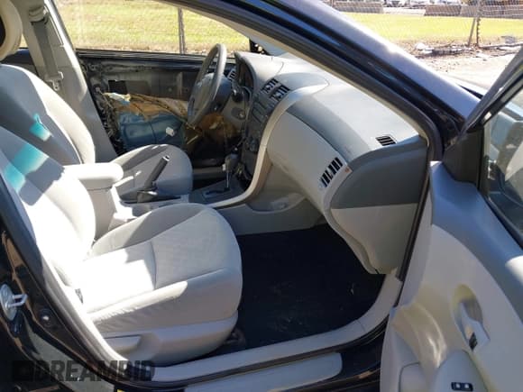 ✅ 2009 Toyota Corolla LE • VIN: JTDBL40E69J005407 • Lot: 43528271. Wystawiony na IAAI z przebiegiem 190 216 mil. Bezpłatny archiwum sprzedaży aukcyjnych z USA i szczegółowy raport historii pojazdu na DreamBid. Zdjęcie 5.