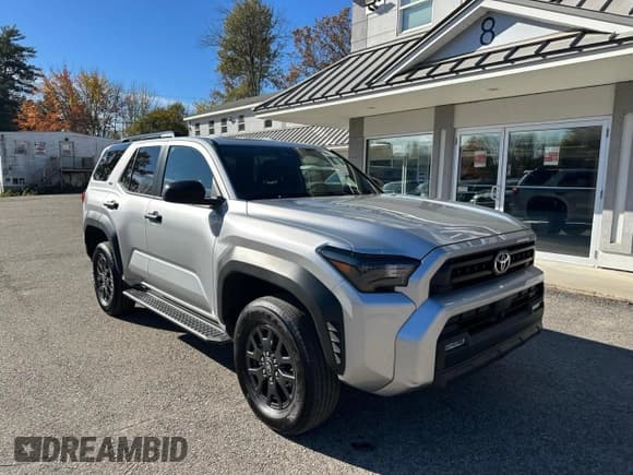 ✅ 2025 Toyota 4Runner SR5 • VIN: JTEVA5BR0S5008693 • Lot: 92457105. Wystawiony na Copart z przebiegiem 21 694 mil. Bezpłatny archiwum sprzedaży aukcyjnych z USA i szczegółowy raport historii pojazdu na DreamBid. Zdjęcie 1.