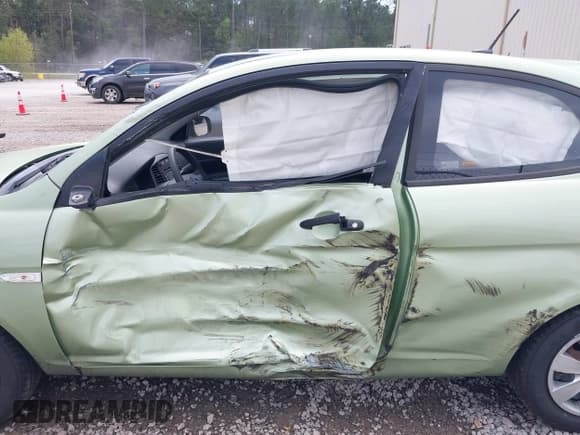 ✅ 2010 Hyundai Accent GS • VIN: KMHCM3AC1AU174600 • Лот: 41905795. Опубликован ранее на IAAI с пробегом 204 820 миль. Бесплатный доступ к архиву аукционных продаж из США и подробный отчёт об истории автомобиля на DreamBid. Изображение 14.