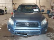 ✅ 2007 Toyota RAV4 Sport • VIN: JTMBK32V975026204 • Lot: 41397826. Wystawiony na IAAI z przebiegiem 165 990 mil. Bezpłatny archiwum sprzedaży aukcyjnych z USA i szczegółowy raport historii pojazdu na DreamBid. Zdjęcie 12.