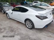 ✅ 2013 Hyundai Genesis Coupe R-Spec • VIN: KMHHU6KJ4DU105764 • Lot: 42673354. Wystawiony na IAAI z przebiegiem 38 479 mil. Bezpłatny archiwum sprzedaży aukcyjnych z USA i szczegółowy raport historii pojazdu na DreamBid. Zdjęcie 3.