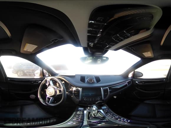 ✅ 2017 Porsche Macan • VIN: WP1AA2A50HLB05251 • Lot: 41508514. Wystawiony na IAAI z przebiegiem 45 736 mil. Bezpłatny archiwum sprzedaży aukcyjnych z USA i szczegółowy raport historii pojazdu na DreamBid. Zdjęcie 18.