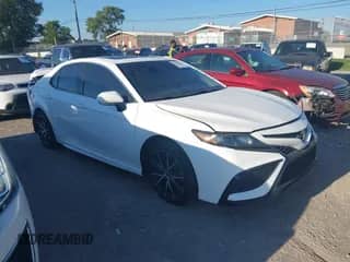 2022 Toyota Camry SE with VIN 4T1G11AK6NU058515, listed as a IAAI auction lot 43327981 with 52,656 mi miles and . Bid and sale history available at DreamBid. Image 1.