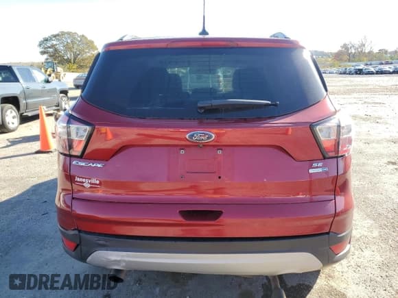 ✅ 2018 Ford Escape SE • VIN: 1FMCU9GD6JUD18905 • Lot: 89444695. Wystawiony na Copart z przebiegiem 120 268 mil. Bezpłatny archiwum sprzedaży aukcyjnych z USA i szczegółowy raport historii pojazdu na DreamBid. Zdjęcie 6.