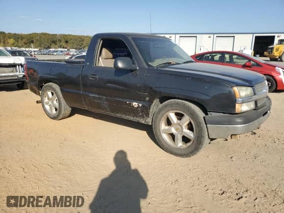 2004 Chevrolet Silverado 1500 LS z VIN 1GCEC14V74Z103166, wystawiony jako Copart lot #77694504 z przebiegiem 327 931 mil mil oraz Czysty tytuł • Clean title. Historia ofert i sprzedaży dostępna na DreamBid. Obrazek 4.