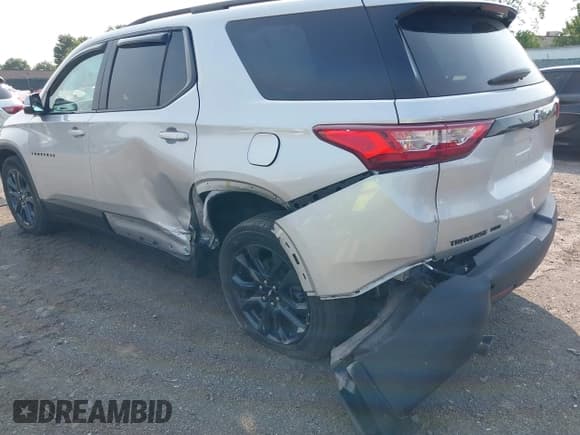 ✅ 2021 Chevrolet Traverse RS • VIN: 1GNEVJKW2MJ239524 • Lot: 42457194. Wystawiony na IAAI z przebiegiem 25 535 mil. Bezpłatny archiwum sprzedaży aukcyjnych z USA i szczegółowy raport historii pojazdu na DreamBid. Zdjęcie 16.