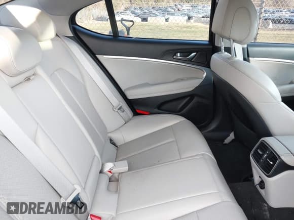 ✅ 2019 Genesis G70 Advanced • VIN: KMTG64LA7KU027220 • Лот: 41133708. Опубликован ранее на IAAI с пробегом 50 987 миль. Бесплатный доступ к архиву аукционных продаж из США и подробный отчёт об истории автомобиля на DreamBid. Изображение 8.