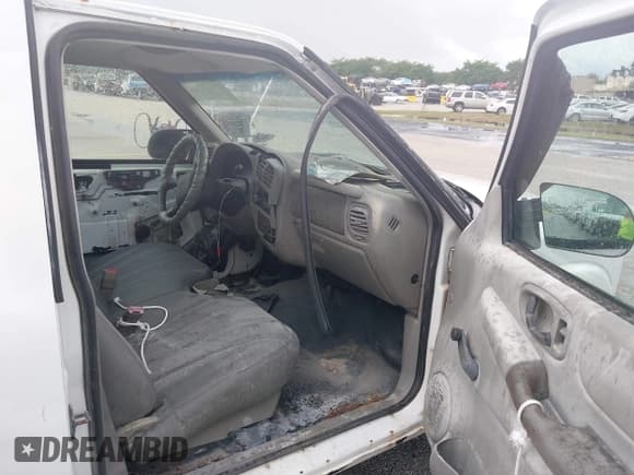 ✅ 2001 Chevrolet S-10 • VIN: 1GCCS14W718227247 • Lot: 41994814. Listed on IAAI with Not provided. Free auction sales archive from the USA and detailed vehicle history report at DreamBid. Image 5.