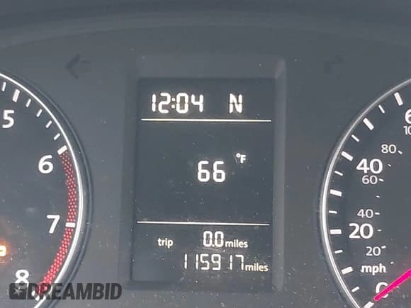 ✅ 2015 Volkswagen Passat Limited Edition • VIN: 1VWAT7A35FC091686 • Lot: 42386310. Wystawiony na IAAI z przebiegiem 115 917 mil. Bezpłatny archiwum sprzedaży aukcyjnych z USA i szczegółowy raport historii pojazdu na DreamBid. Zdjęcie 7.