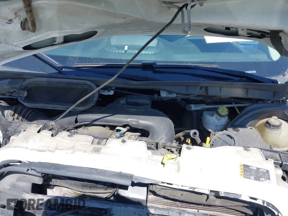 ✅ 2019 Ford Transit • VIN: 1FTYR2YM2KKA85216 • Lot: 42207747. Wystawiony na IAAI z przebiegiem 106 304 mil. Bezpłatny archiwum sprzedaży aukcyjnych z USA i szczegółowy raport historii pojazdu na DreamBid. Zdjęcie 10.