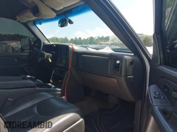 ✅ 2005 Chevrolet Silverado 2500HD LT • VIN: 1GCHK23285F967353 • Lot: 42746677. Wystawiony na IAAI z przebiegiem Nie podano. Bezpłatny archiwum sprzedaży aukcyjnych z USA i szczegółowy raport historii pojazdu na DreamBid. Zdjęcie 5.