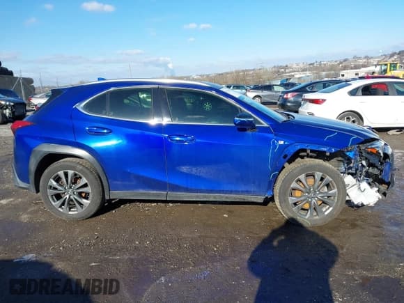 ✅ 2019 Lexus UX 250h • VIN: JTHU9JBH4K2015400 • Лот: 41525608. Опубликован ранее на IAAI с пробегом Не указан. Бесплатный доступ к архиву аукционных продаж из США и подробный отчёт об истории автомобиля на DreamBid. Изображение 12.