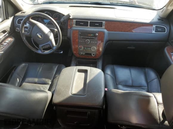 ✅ 2009 Chevrolet Silverado 2500HD • VIN: 1GCHK696X9E147868 • Lot: 43383015. Wystawiony na Copart z przebiegiem 262 454 mil. Bezpłatny archiwum sprzedaży aukcyjnych z USA i szczegółowy raport historii pojazdu na DreamBid. Zdjęcie 8.