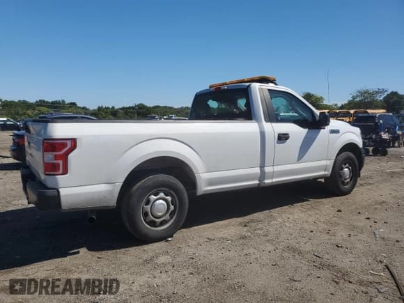 ✅ 2018 Ford F-150 XL • VIN: 1FTMF1CP4JKE51081 • Lot: 71861575. Wystawiony na Copart z przebiegiem 119 066 mil. Bezpłatny archiwum sprzedaży aukcyjnych z USA i szczegółowy raport historii pojazdu na DreamBid. Zdjęcie 3.