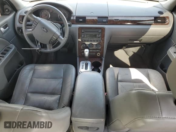 ✅ 2007 Ford Five Hundred SEL • VIN: 1FAHP24167G163403 • Lot: 81515405. Wystawiony na Copart z przebiegiem Nie podano. Bezpłatny archiwum sprzedaży aukcyjnych z USA i szczegółowy raport historii pojazdu na DreamBid. Zdjęcie 8.