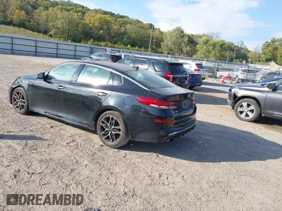 ✅ 2020 Kia Optima SX • VIN: 5XXGW4L21LG394144 • Lot: 43485615. Wystawiony na IAAI z przebiegiem 180 882 mil. Bezpłatny archiwum sprzedaży aukcyjnych z USA i szczegółowy raport historii pojazdu na DreamBid. Zdjęcie 3.