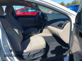 ✅ 2018 Hyundai Elantra SEL • VIN: 5NPD84LF0JH224651 • Лот: 43425594. Опубликован ранее на IAAI с пробегом 58 835 миль. Бесплатный доступ к архиву аукционных продаж из США и подробный отчёт об истории автомобиля на DreamBid. Изображение 5.