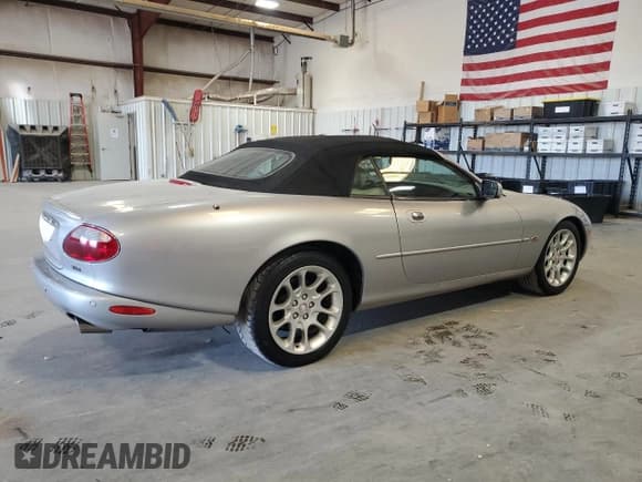 ✅ 2001 Jaguar XK • VIN: SAJDA42BX1PA21861 • Lot: 92357555. Wystawiony na Copart z przebiegiem 129 722 mil. Bezpłatny archiwum sprzedaży aukcyjnych z USA i szczegółowy raport historii pojazdu na DreamBid. Zdjęcie 3.