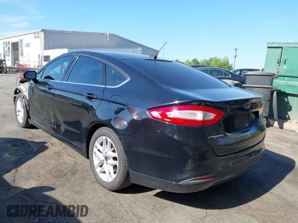 ✅ 2016 Ford Fusion SE • VIN: 3FA6P0H71GR388105 • Lot: 42159443. Wystawiony na IAAI z przebiegiem 235 599 mil. Bezpłatny archiwum sprzedaży aukcyjnych z USA i szczegółowy raport historii pojazdu na DreamBid. Zdjęcie 3.