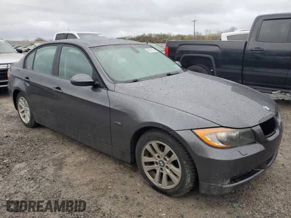 2007 BMW 3 Series 328xi с VIN WBAVC93517KX56490, выставлен на аукционе Copart как лот 90311655 с пробегом 163 908 миль миль и Списание • Salvage title. История ставок и продаж доступна на DreamBid. Изображение 4.