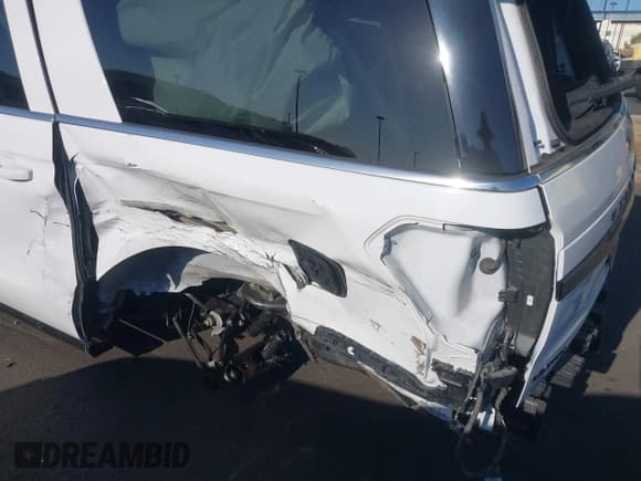 ✅ 2022 Ford Expedition Max Limited • VIN: 1FMJK2AT7NEA51231 • Lot: 43110250. Listed on IAAI with 47,252 mi. Free auction sales archive from the USA and detailed vehicle history report at DreamBid. Image 12.