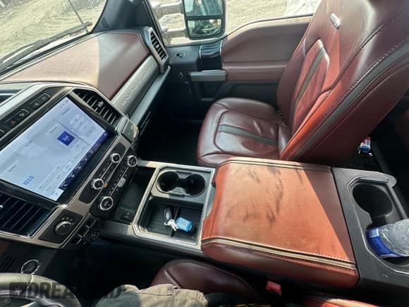 ✅ 2022 Ford F-450 XL • VIN: 1FT8W4DT4NEG07557 • Lot: 66931864. Wystawiony na Copart z przebiegiem 54 291 mil. Bezpłatny archiwum sprzedaży aukcyjnych z USA i szczegółowy raport historii pojazdu na DreamBid. Zdjęcie 10.