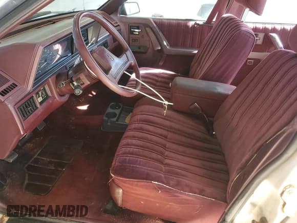 ✅ 1993 Oldsmobile Cutlass Ciera S • VIN: 1G3AG54N2P6313139 • Lot: 85689385. Wystawiony na Copart z przebiegiem 179 210 mil. Bezpłatny archiwum sprzedaży aukcyjnych z USA i szczegółowy raport historii pojazdu na DreamBid. Zdjęcie 7.