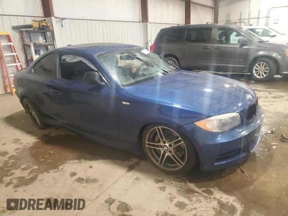 ✅ 2013 BMW 1 Series 135i • VIN: WBAUC9C51DVY60421 • Лот: 52700235. Опубликован ранее на Copart с пробегом 90 837 миль. Бесплатный доступ к архиву аукционных продаж из США и подробный отчёт об истории автомобиля на DreamBid. Изображение 4.