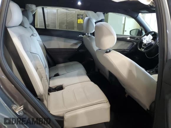 ✅ 2020 Volkswagen Tiguan SEL Premium R-Line • VIN: 3VV4B7AX5LM161463 • Лот: 60606835. Опубликован ранее на Copart с пробегом 53 903 миль. Бесплатный доступ к архиву аукционных продаж из США и подробный отчёт об истории автомобиля на DreamBid. Изображение 11.