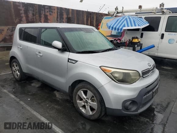 ✅ 2019 Kia Soul • VIN: KNDJN2A25K7001379 • Лот: 92860395. Опубликован ранее на Copart с пробегом 309 950 миль. Бесплатный доступ к архиву аукционных продаж из США и подробный отчёт об истории автомобиля на DreamBid. Изображение 4.