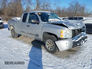 ✅ 2010 Chevrolet Silverado 1500 LS • VIN: 1GCSCREA8AZ275862 • Lot: 41621090. Listed on IAAI with 280,598 mi. Free auction sales archive from the USA and detailed vehicle history report at DreamBid. Image 1.
