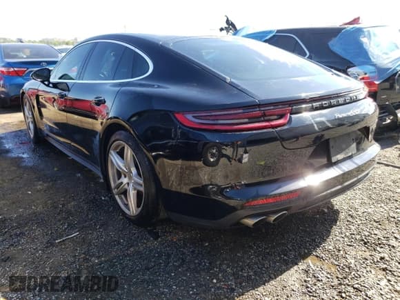 ✅ 2018 Porsche Panamera 4S • VIN: WP0AB2A77JL135403 • Lot: 44942112. Wystawiony na Copart z przebiegiem 65 238 mil. Bezpłatny archiwum sprzedaży aukcyjnych z USA i szczegółowy raport historii pojazdu na DreamBid. Zdjęcie 3.