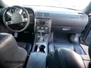 ✅ 2009 Dodge Challenger R/T • VIN: 2B3LJ54T49H579922 • Lot: 85990124. Wystawiony na Copart z przebiegiem 137 613 mil. Bezpłatny archiwum sprzedaży aukcyjnych z USA i szczegółowy raport historii pojazdu na DreamBid. Zdjęcie 8.