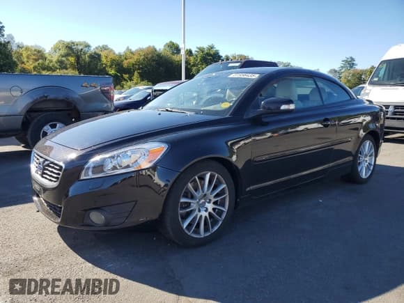 ✅ 2012 Volvo C70 T5 • VIN: YV1672MC9CJ126856 • Лот: 81956435. Опубликован ранее на Copart с пробегом 183 409 миль. Бесплатный доступ к архиву аукционных продаж из США и подробный отчёт об истории автомобиля на DreamBid. Изображение 1.