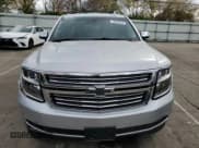 ✅ 2017 Chevrolet Suburban Premier • VIN: 1GNSKJKC9HR260217 • Lot: 76479794. Wystawiony na Copart z przebiegiem 132 941 mil. Bezpłatny archiwum sprzedaży aukcyjnych z USA i szczegółowy raport historii pojazdu na DreamBid. Zdjęcie 5.