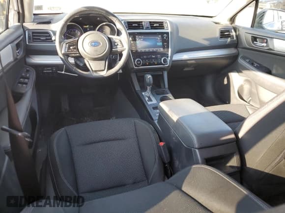 ✅ 2018 Subaru Outback Premium • VIN: 4S4BSAFC0J3315645 • Лот: 93182105. Опубликован ранее на Copart с пробегом 55 243 миль. Бесплатный доступ к архиву аукционных продаж из США и подробный отчёт об истории автомобиля на DreamBid. Изображение 8.