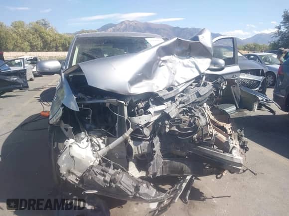 2019 Mitsubishi Outlander ES z VIN JA4AZ3A3XKZ021676, wystawiony jako IAAI lot #43196948 z przebiegiem Nie podano mil oraz . Historia ofert i sprzedaży dostępna na DreamBid. Obrazek 6.