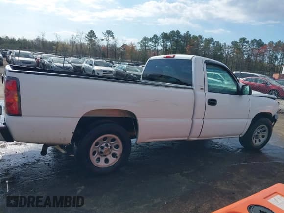 ✅ 2005 Chevrolet Silverado 1500 Work Truck • VIN: 1GCEC14X95Z204177 • Лот: 41875984. Опубликован ранее на IAAI с пробегом 183 788 миль. Бесплатный доступ к архиву аукционных продаж из США и подробный отчёт об истории автомобиля на DreamBid. Изображение 13.