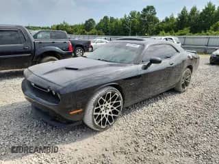 2015 Dodge Challenger R/T z VIN 2C3CDZAT9FH700574, wystawiony jako Copart lot #65994665 z przebiegiem 109 344 mil mil oraz Szkoda całkowita • Salvage title. Historia ofert i sprzedaży dostępna na DreamBid. Obrazek 1.