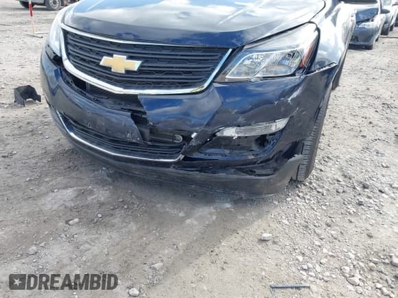 ✅ 2017 Chevrolet Traverse LS • VIN: 1GNKRFED1HJ138608 • Lot: 43556397. Wystawiony na IAAI z przebiegiem 98 915 mil. Bezpłatny archiwum sprzedaży aukcyjnych z USA i szczegółowy raport historii pojazdu na DreamBid. Zdjęcie 6.