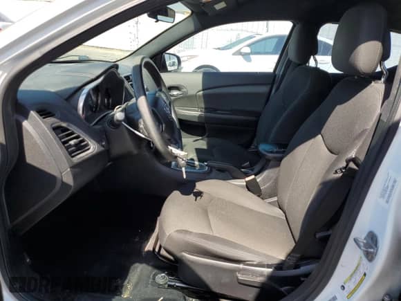 2013 Dodge Avenger SE с VIN 1C3CDZAB4DN563121, выставлен на аукционе Copart как лот 74336114 с пробегом 133 477 миль миль и Списание • Salvage title. История ставок и продаж доступна на DreamBid. Изображение 7.