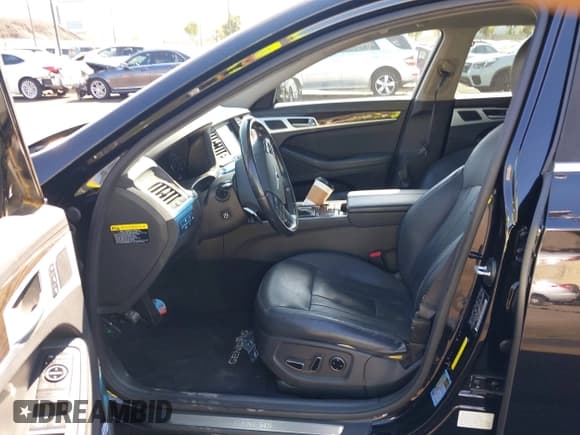 ✅ 2015 Hyundai Genesis 3.8L • VIN: KMHGN4JEXFU017225 • Lot: 43523247. Wystawiony na IAAI z przebiegiem 87 630 mil. Bezpłatny archiwum sprzedaży aukcyjnych z USA i szczegółowy raport historii pojazdu na DreamBid. Zdjęcie 5.