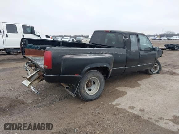 ✅ 1997 Chevrolet Silverado 3500 • VIN: 1GCHC39R8VF017050 • Lot: 41515566. Listed on IAAI with 120,522 mi. Free auction sales archive from the USA and detailed vehicle history report at DreamBid. Image 4.
